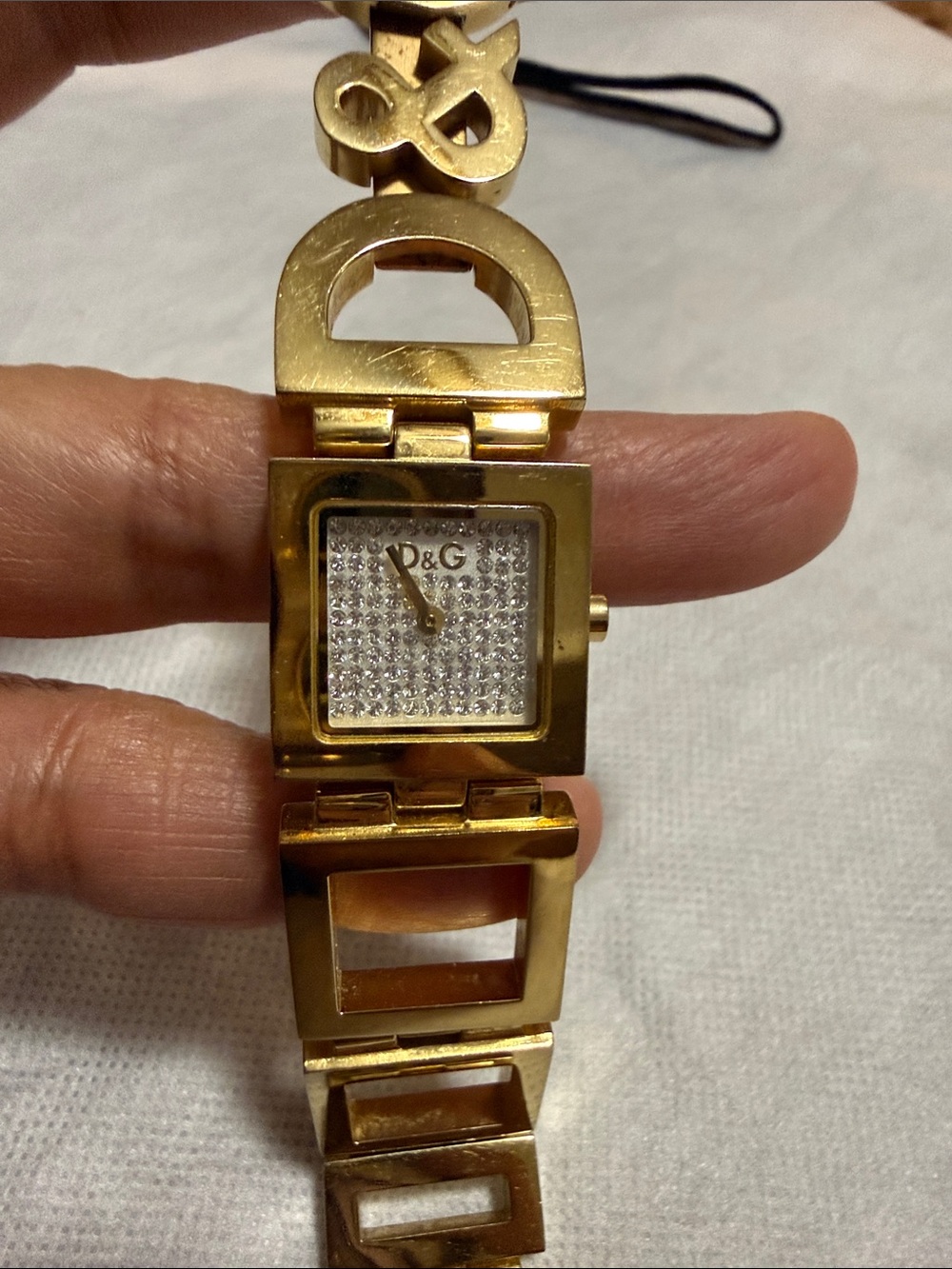 Authentic Dolce & Gabbana Womens Gold plated strap Wristwatch. - Picture 3 of 8